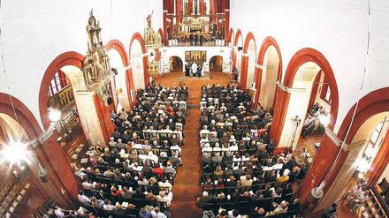 Kleinod in der Mark. Mit einem Festgottesdienst wurde das 850-jährige Bestehen des Domkapitels gefeiert. Foto: ddp