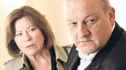 Ein Abenteuer hat Anna Springer (Rita Russek) gesucht, nun muss Wilsberg (Leonard Lansink) sie raushauen. Foto: ZDF