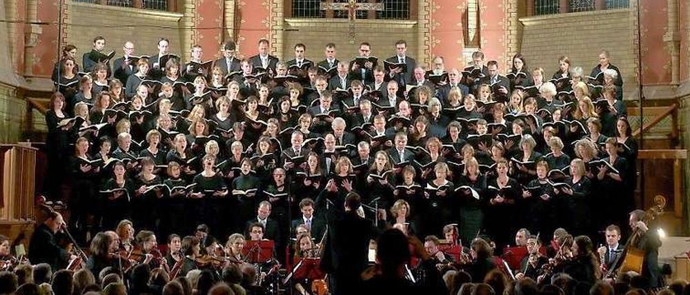 Mit der Potsdamer Kantorei und dem Neuen Kammerorchester (Foto) erklingt Giacomo Puccinis „Messa di Gloria“.