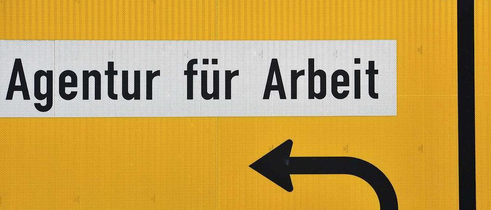Den Weg zur Arbeitsagentur mussten im April weniger Menschen gehen. Die Zahl der Erwerbslosen ist im Vergleich zu Vormonat und Vorjahr in Berlin und Brandenburg gesunken.