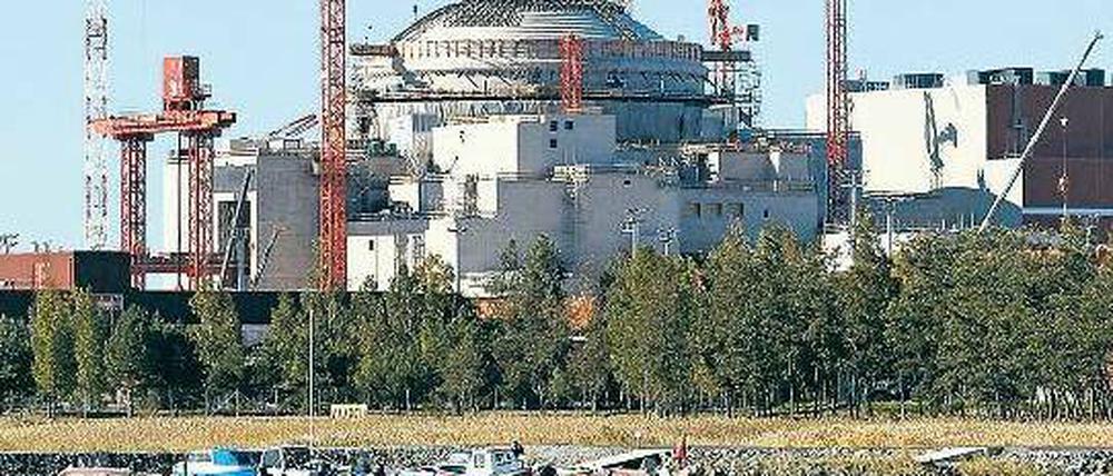 Atomkraftwerk mit Meerblick. Auf der Halbinsel Olkiluoto an der finnischen Westküste entsteht einer der modernsten Reaktoren der Welt. Foto: Bob Strong/Reuters