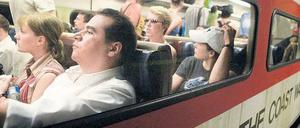 Die Terrororganisation Al Qaida soll überlegt haben, einen Zug durch Manipulation der Schienen auf einer Brücke zum Entgleisen zu bringen. Das Foto zeigt einen Zug an der Grand Central Station in New York. 