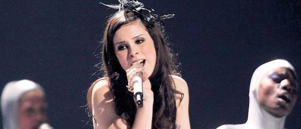 Kurze Übung. Lena am Samstag auf der Bühne in Düsseldorf. Vor dem Finale hat sie insgesamt nur zwei Bühnenproben.