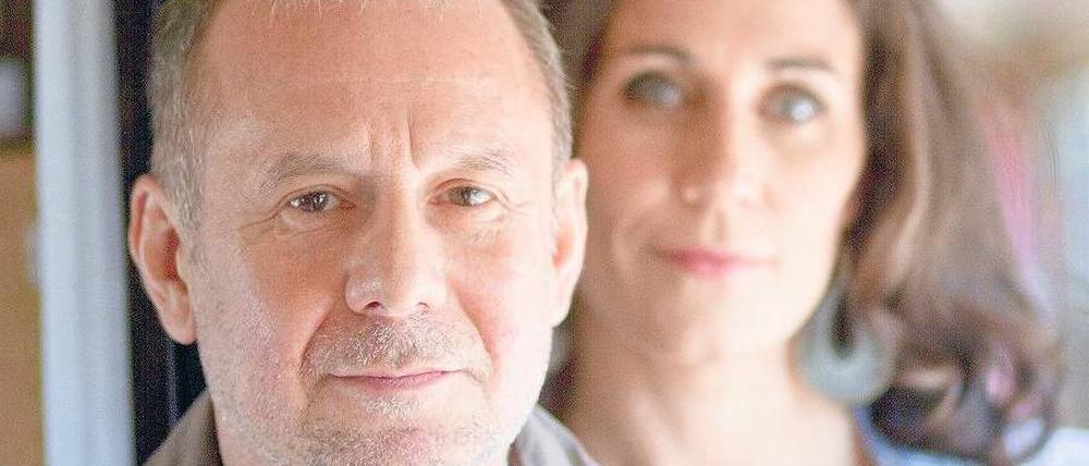 Ungewöhnliches Team. Joachim Król und Nina Kunzendorf treten am Sonntag (ARD, 20 Uhr 15) beim Hessischen Rundfunk als „Tatort“-Kommissare die Nachfolge von Jörg Schüttauf und Andrea Sawatzki an. Im ersten Fall „Eine bessere Welt“ bekommen es die beiden grundverschiedenen Ermittler mit einem Stalker zu tun. Foto: dpa