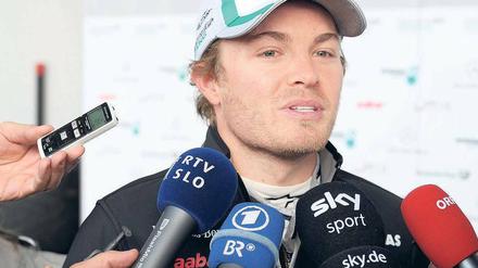 Nico Rosberg, 25, bildet zusammen mit Michael Schumacher das Fahrerduo beim Formel-1-Team von Mercedes. Beim Qualifying zum Großen Preis der Türkei fuhr Rosberg am Samstag auf den dritten Platz.