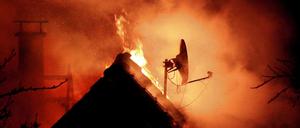 Symbolbild: Am Samstagnachmittag wurden Polizei und Feuerwehr zu einem Brand im Stadtteil Prenzlauer Berg gerufen.