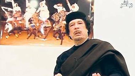 Machterhalt um jeden Preis: In einer Fernsehansprache gab sich der libysche Staatschef Muammar al Gaddafi unbeugsam. „Ich werde mein Land nicht verlassen, und ich werde hier bis zum Tod kämpfen“, sagte er. Foto: Reuters