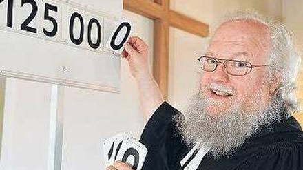 Hilft einem verschuldeten Freund. Pastor Alfred Mignon. Foto: dpa