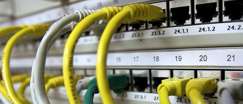 Auch wenn man Kabel sehen kann: Daten sind immateriell. 