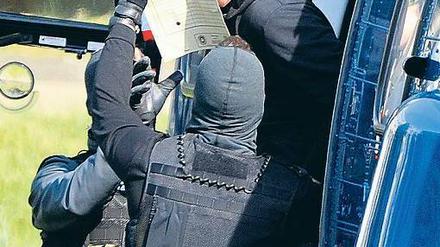 Festgenommen. Das Netzwerk um die drei Terrorverdächtigen sei „noch nicht zu 100 Prozent aufgeklärt“ gewesen, sagt BKA-Chef Ziercke.