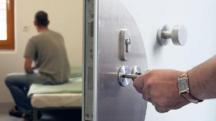 Haft nach der Haft. In Berlin stehen rund 20 Sicherungsverwahrte vor ihrer Freilassung. 