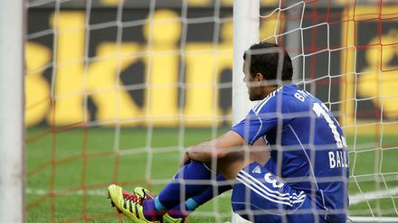 Wieder nur Zweiter: Michael Ballack und Leverkusen gucken zu, wie die Anderen feiern.
