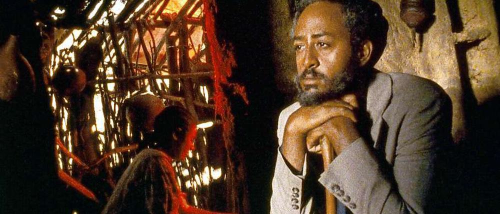 Der äthiopisch-amerikanische Regisseur Haile Gerima thematisiert in seinem Drama die Zeit seiner Heimat nach dem Abtritt Kaiser Haile Selassies 1974.