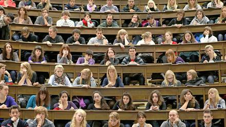 Studium in Deutschland ist oftmals eine ganz enge Angelegenheit.