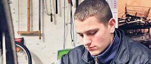 Gammeln war gestern. Früher hing Flo auf der Straße rum. Jetzt freut er sich über die Anerkennung seiner Arbeit.