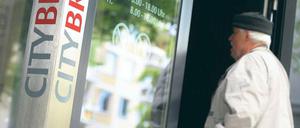 Türen schließen. Die Berliner Zentrale der City BKK öffnet am 30. Juni zum letzten Mal. Bis dahin müssen sich die Versicherten eine neue Krankenkasse suchen.Foto: dapd