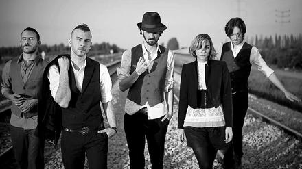 Asaf Avidan &amp; The Mojos.