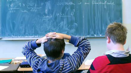 An Gymnasien sind die Klassen größer, an den Sekundarschulen verstärken sogar Sozialarbeiter das Kollegium. Das finden die Schulleiter ungerecht.