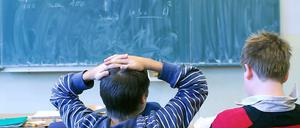 An Gymnasien sind die Klassen größer, an den Sekundarschulen verstärken sogar Sozialarbeiter das Kollegium. Das finden die Schulleiter ungerecht.