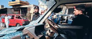 Der Ort des Anschlags im pakistanischen Shabqadar. Die meisten der 80 Todesopfer waren junge Rekruten, die gerade zu ihren Familien abreisen wollten. Foto: Fayaz Aziz/Reuters