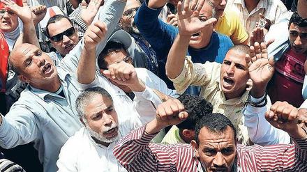 Proteste. In Kairo demonstrieren immer noch Tausende auf dem Tahrir-Platz. Foto: dpa