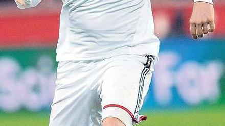 Routiniert am Ball. Andreas Ottl war lange beim FC Bayern, ohne wirklich durchgängig erste Wahl gewesen zu sein. Das will er nun beim Aufsteiger aus Berlin werden. Foto: dpa