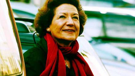 Remziye Ünal folgte ihrer Mutter am 21. Oktober 1968 nach Deutschland. Bis 2009 leitete sie in Berlin ein Projekt für Migrantinnen, die sich Selbstständig machen wollen.