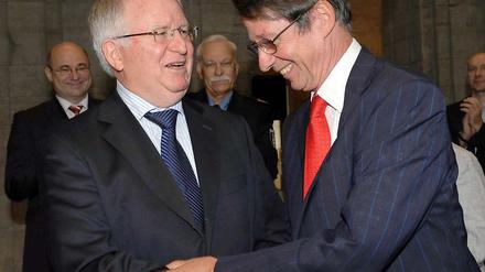 Das war's. Polizeipräsidenten Dieter Glietsch (links) wurde auch von Innensenator Ehrhart Körting feierlich in den Ruhestand verabschiedet. 