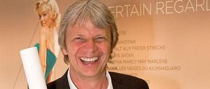 Da kann man sich schon mal freuen: Andreas Dresen wird in Cannes für seinen Film "Halt auf freier Strecke" ausgezeichnet.