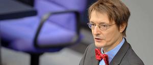 Teure Behandlung. Für einen Krebstherapeuten seien Rezepte über 20 Millionen Euro im Jahr "keine Seltenheit", sagt der SPD-Gesundheitsexperte Karl Lauterbach.