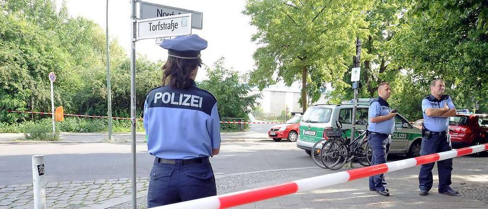 Am Weddinger Nordufer war am Nachmittag erst einmal der Durchgang versperrt.