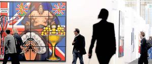 Es war einmal. Besucher auf der Art Forum Berlin 2009. Foto: ddp