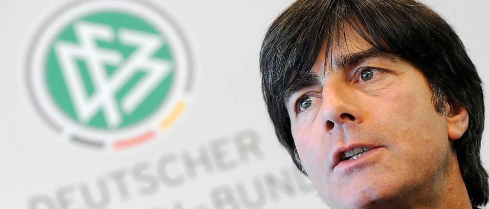 Trainer, angesäuert. Joachim Löw hat so seine Probleme mit dem internationalen Terminkalender. 