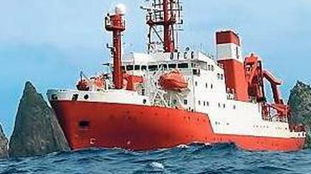 Schwimmendes Labor. Die „Sonne“ bei der Arbeit im Südpazifik vor Ata Island. Dort entdeckten Geoforscher Unterwasservulkane, deren Gestein Gold, Kupfer und Zink enthält. 