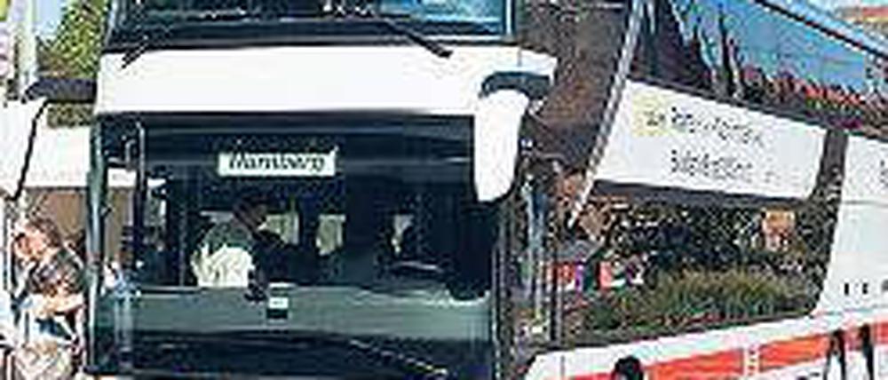 Endstation. Bus-Tickets dürften deutlich billiger sein als Zug-Fahrscheine. Foto: dpa