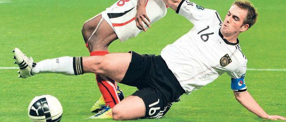 Letzter Einsatz. Philipp Lahm will auch das letzte Spiel dieser Saison in der EM-Qualifikation gewinnen – und dann endlich in den Urlaub. 