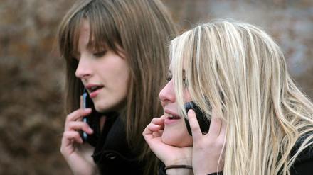 Krebsforscher schließen Gefahren durch Mobilfunk nicht aus.