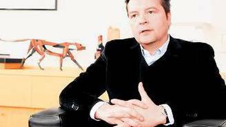 Daniel Wall (45).