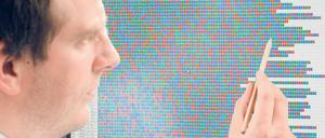 Entziffert, nicht entschärft. Der Bakteriologe Holger Rohde vom Hamburger Universitätsklinikum Eppendorf erläutert das soeben „geknackte“ Genom des Ehec-Erregers. 