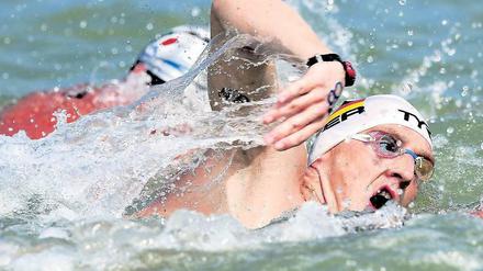 Vorsicht, Hindernisse im Wasser. Freiwasser-Schwimmer wie der Weltmeister Thomas Lurz müssen im Wettkampf mit unliebsamen Überraschungen rechnen. Foto: AFP