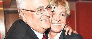 Unzertrennlich. Theo Zwanziger hat sich früh an die Spitze der Frauenfußballbewegung gesetzt. Am Dienstag hat er den Vertrag mit Bundestrainerin Silvia Neid bis 2016 verlängert. 