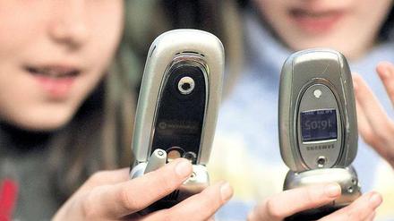 Ständig SMS schreiben. Irgendwann reicht es aber auch mal. Foto: dpa
