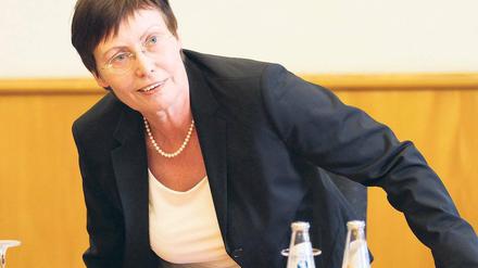 Aus Sicht der Opposition sind die illegalen Geschäftspraktiken der Howoge gemeint, die im vergangenen Jahr aufgedeckt wurden. Eben dies bestreitet Junge-Reyer entschieden.