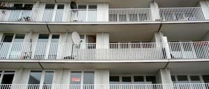 Wohnraum ist knapp - die Mieten steigen. Experten gehen davon aus, dass berlinweit weniger als drei Prozent des Wohnraumbestandes kurzfristig zur Verfügung stehen.