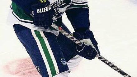 Nie wieder Vancouver. Christian Ehrhoff wechselt nach Buffalo. Foto: dapd