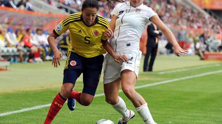 Schwerer Kampf: Die Kolumbianerinnen hatten es nicht leicht im Spiel gegen die USA. Am Ende unterlagen sie 3:0.