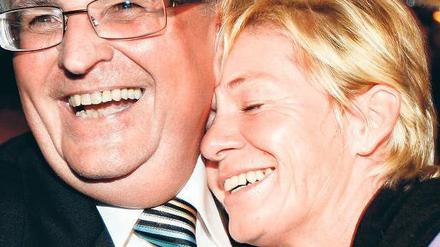 Starke Schulter. Silvia Neid kann auf die Unterstützung von DFB-Präsident Theo Zwanziger bauen.