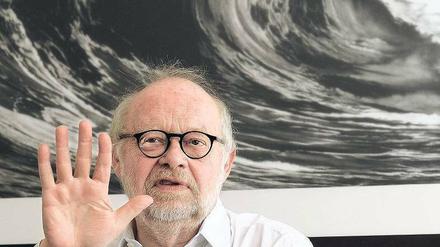 Klein bisschen weise. Jürgen Flimm (hier in seiner Berliner Wohnung) feiert am Sonntag seinen 70. Geburtstag. 