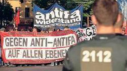 Alles ruhig. Die Demo gegen Rechts am Dienstag in Kreuzberg. Foto: Christian Mang