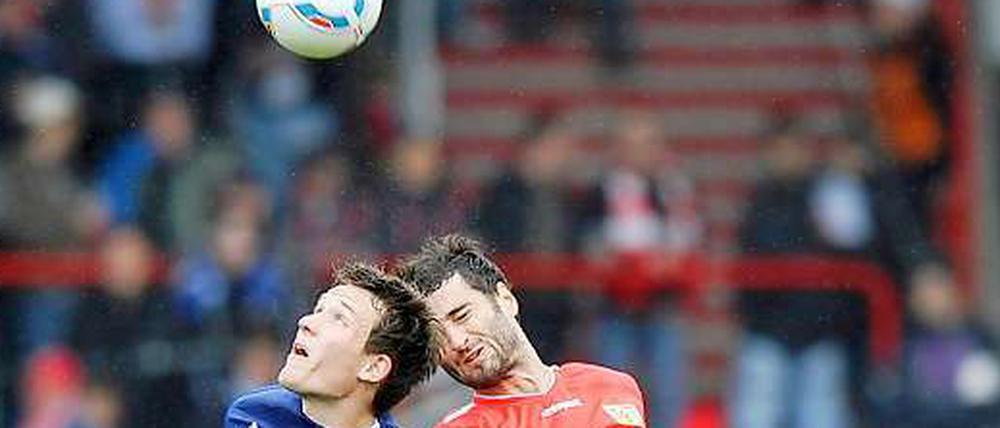 Kopfsache. 1. FC Union siegte mit Markus Karl (r.) gegen Jena mit 4:0.